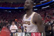 突发！艾顿高效19+10后肘击申京脖颈 被吹罚二级恶犯驱逐离场