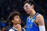 开云体育平台-完全打不过！广东男篮遭逆转，1-2无缘4强，杜锋尽力了，徐杰拉胯